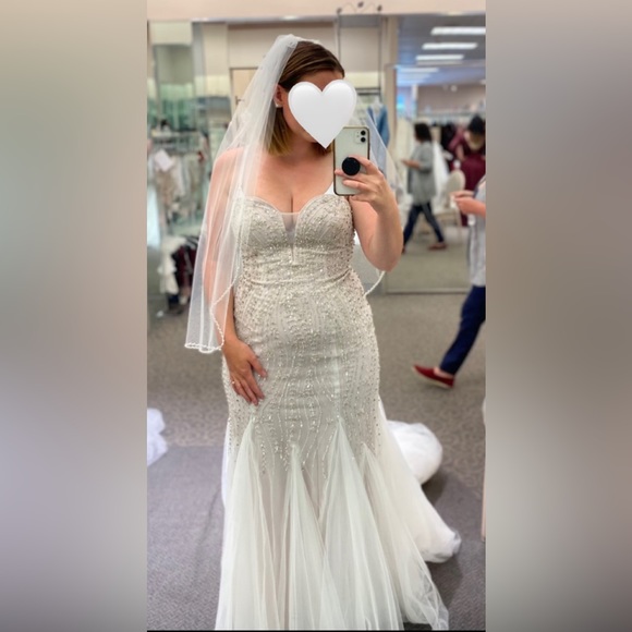 Strapless Mermaid style wedding dress - Picture 1 of 4